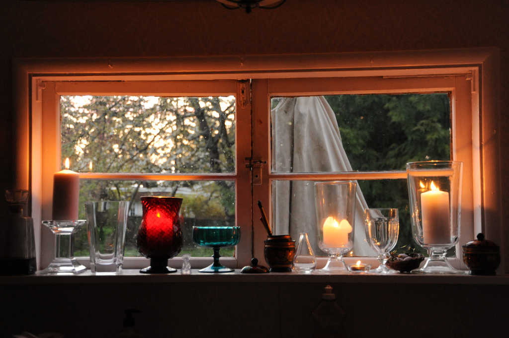 minimalist tiny windows house with candle design