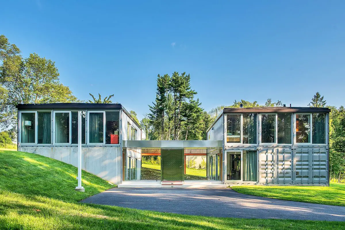 container house blend with nature