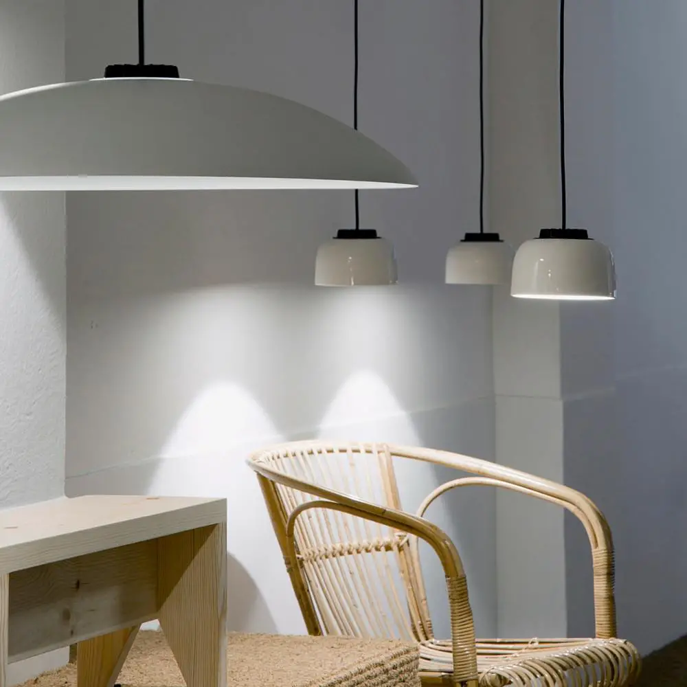 headhat ceramic pendant lamp with mettallic touch