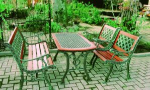 outdoor chair and table option for garden