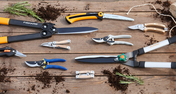 vegetable garden tools and maintenance