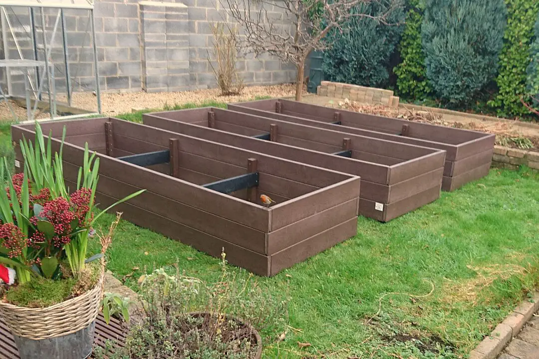 wood recycled box vegetable garden layout