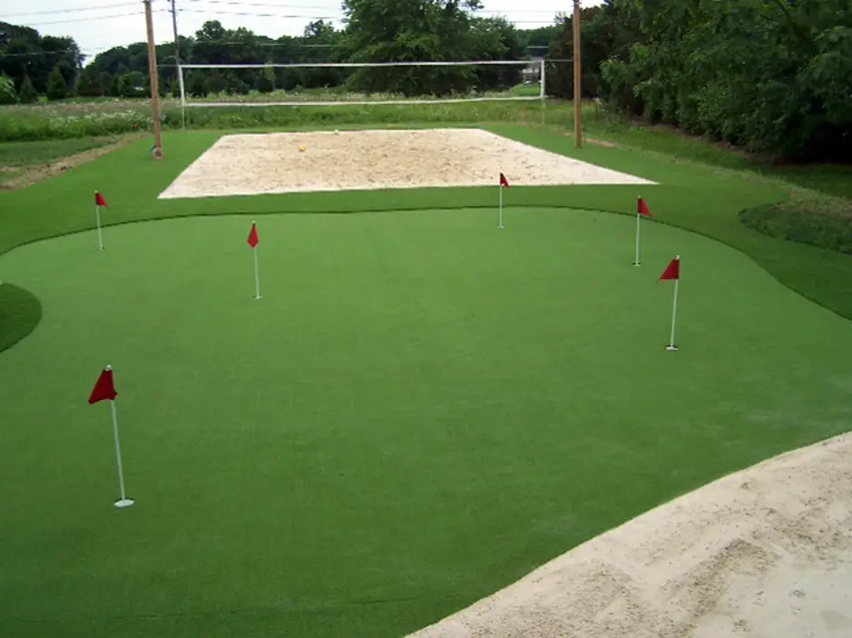 backyard putting green design