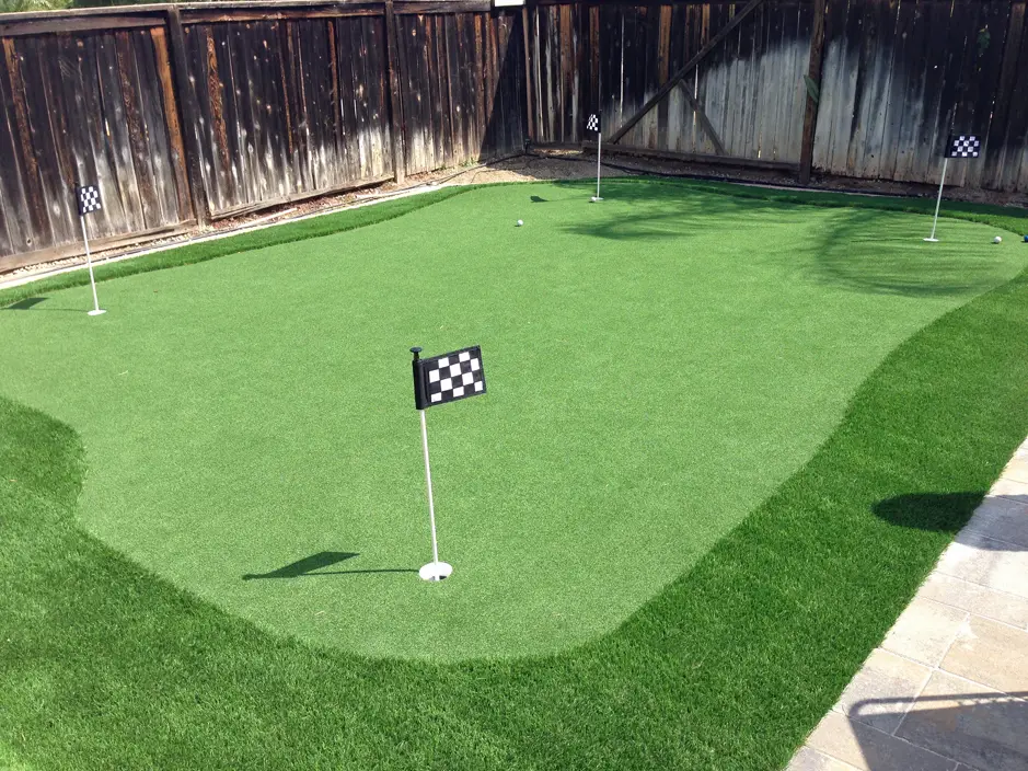 backyard putting green ideas