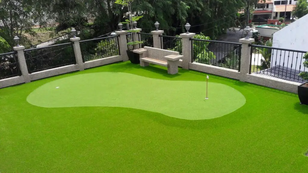 corner backyard putting green ideas