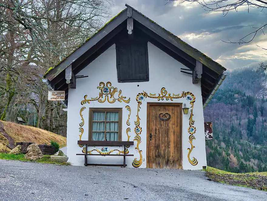 hut house small old building rural rustic architecture live