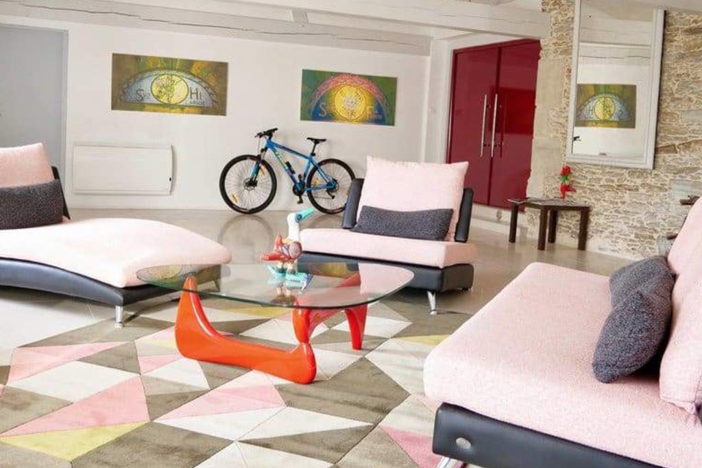 living room geometric pattern interior design