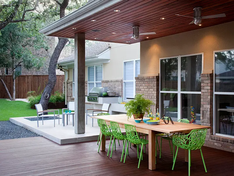 minimalist backyard dining area