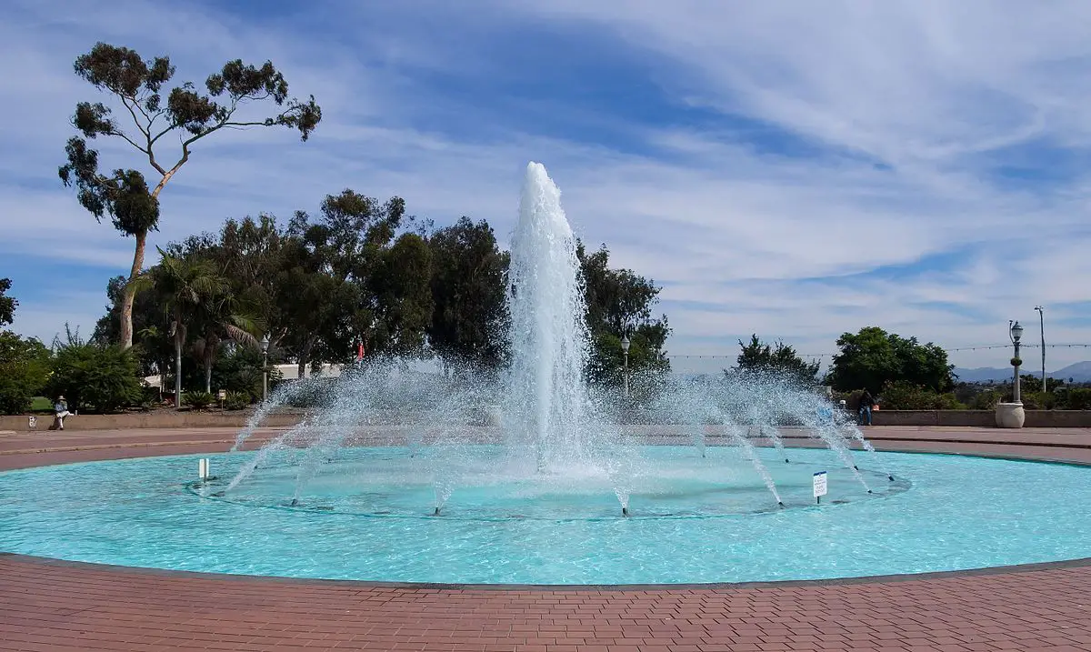 modern backyard fountain