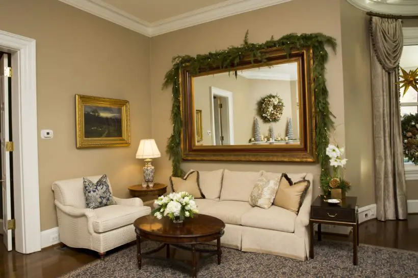 furniture - classic mirror living room