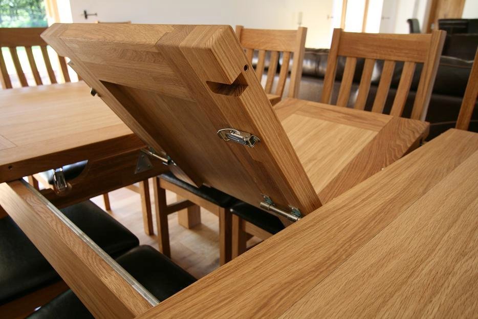 extending oak dining table