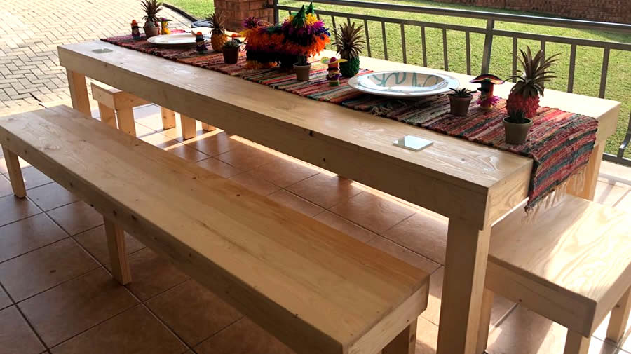 long-design dining table