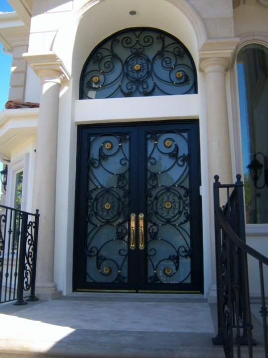 Double Front Doors, Suitable for Minimalist House Design