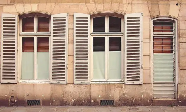 paris parisian france window door facade architecture french city