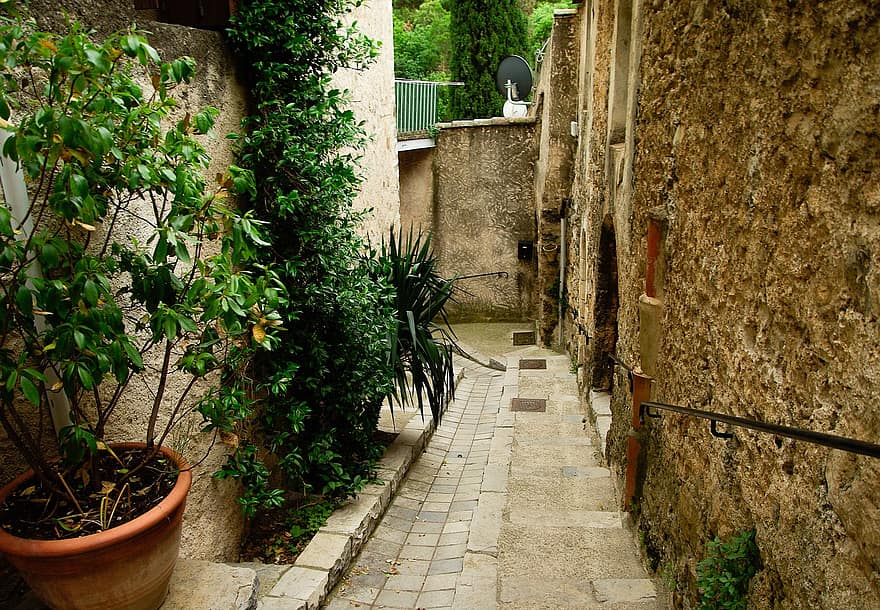 cevennes medieval village lane pavers cevennes medieval village lane pavers