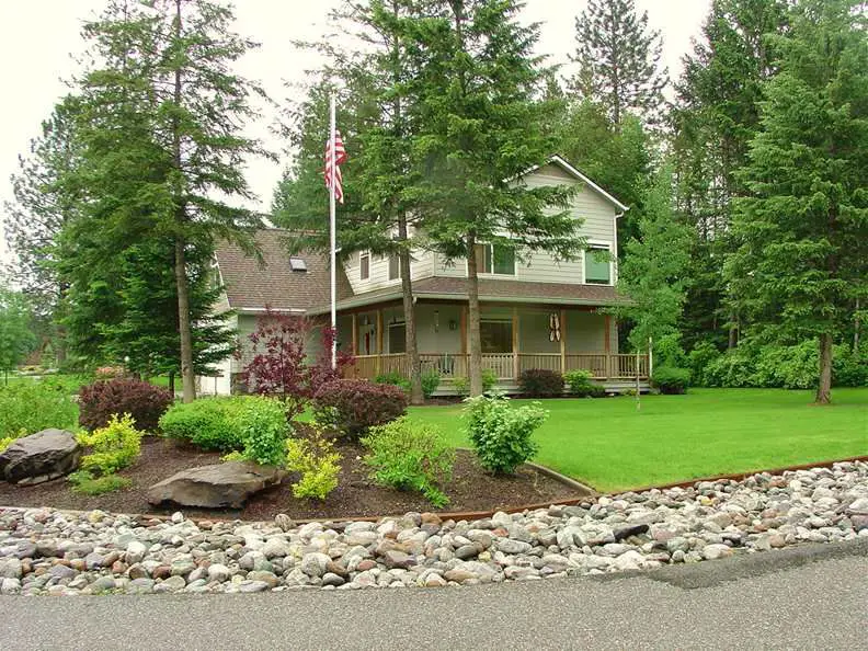 corner yard landscaping ideas