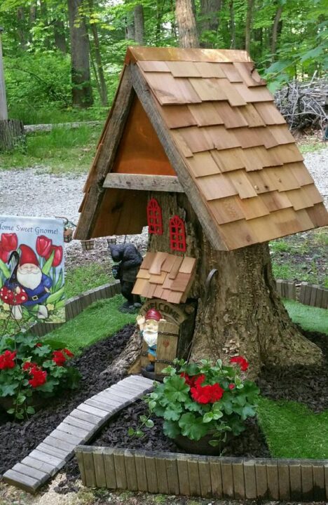 ornament gnome house from a tree stump