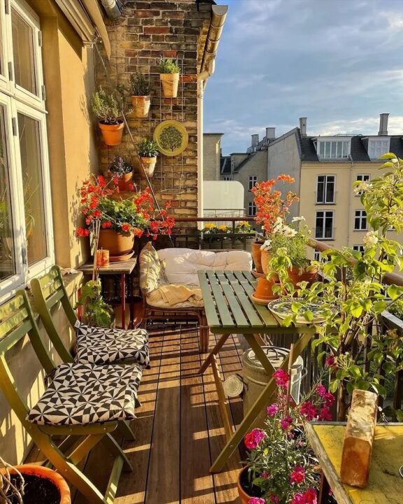 small apartment patio inspiration