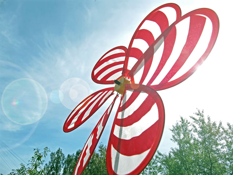 beautiful wind spinner for yard decoration