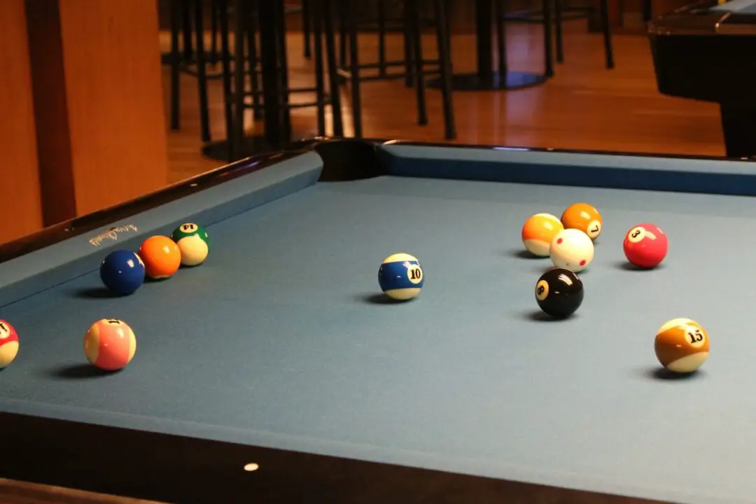 pool room wall colors