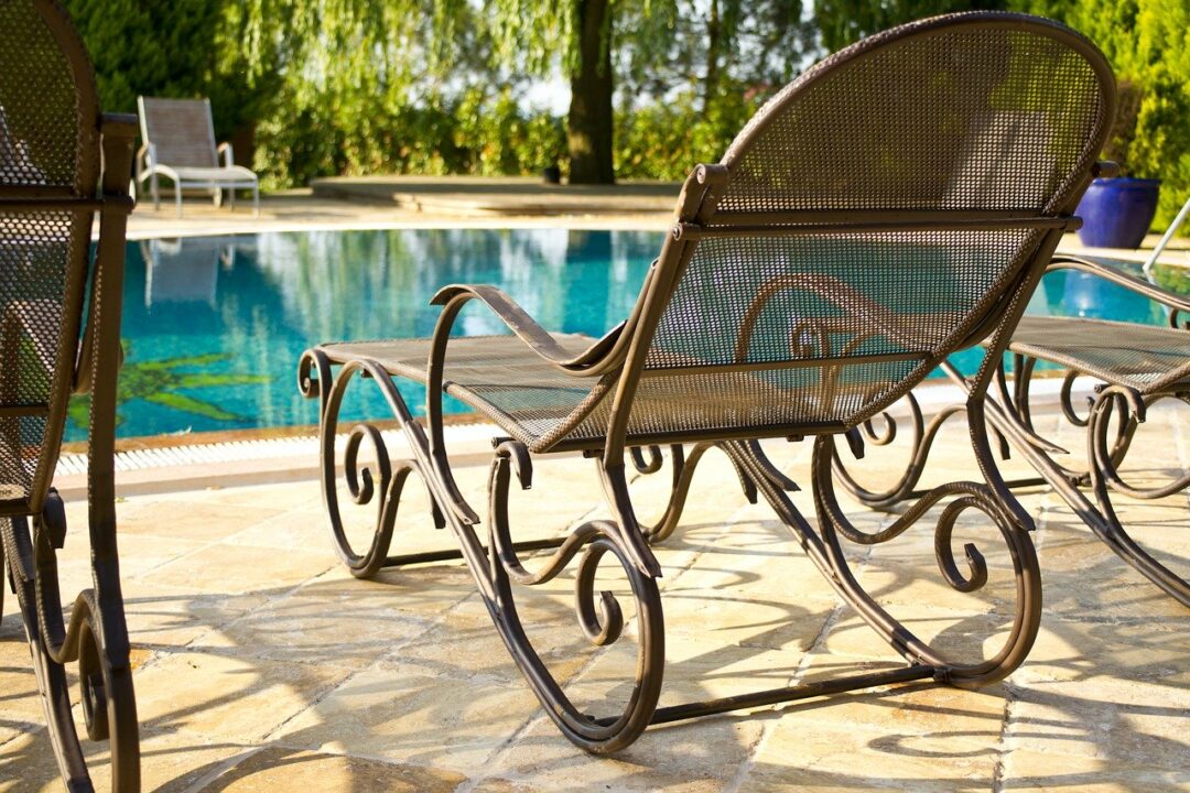 swimming pool with chair ideas
