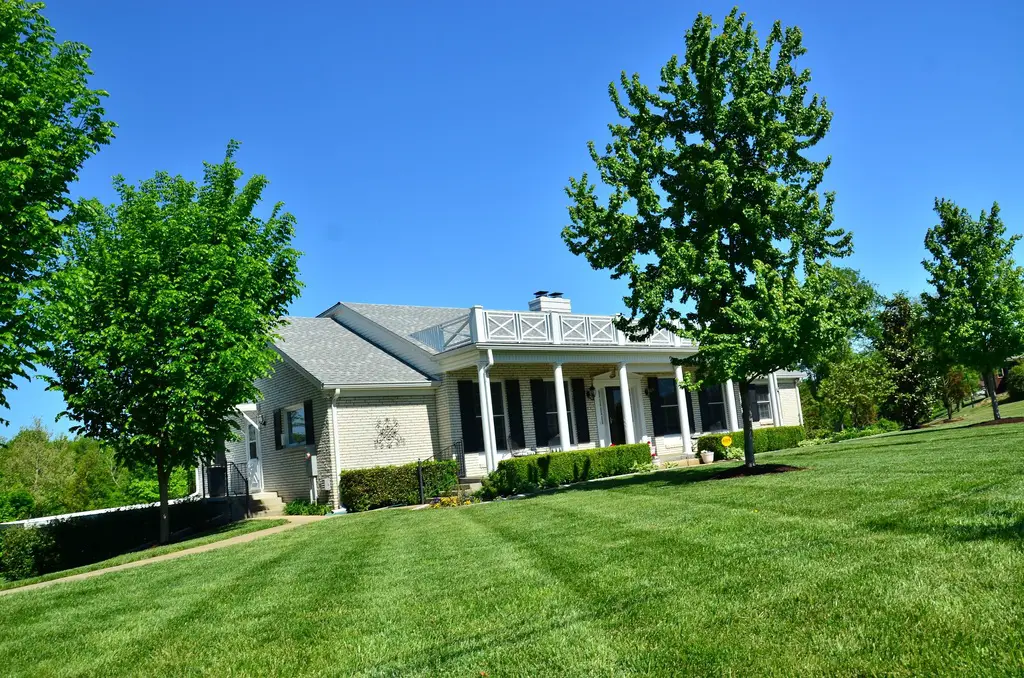 landsacping ideas on a sloped backyard