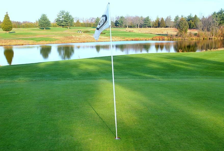 green putt putting surface golf course green putt putting surface golf course