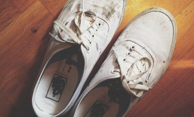 dirty white vans