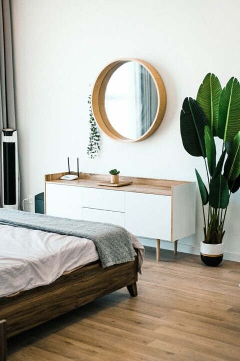 gold bedroom mirror ideas