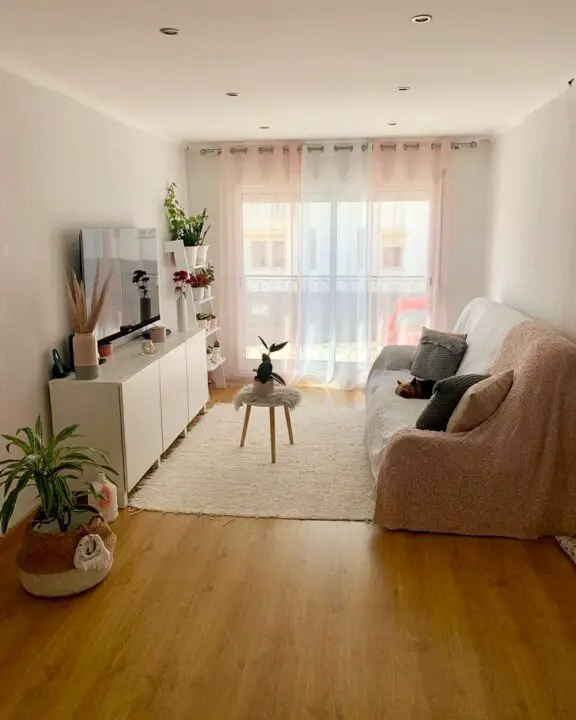 pink curtain living room