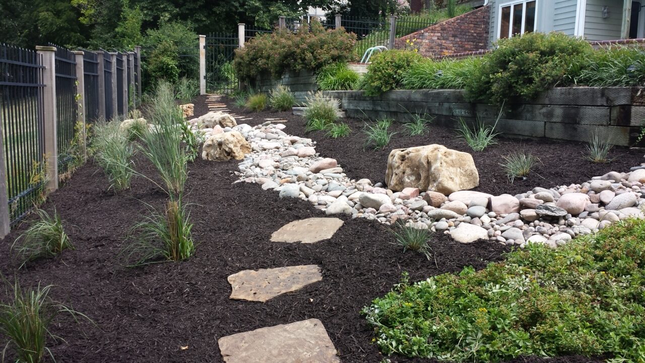 combination of mulch and stone path