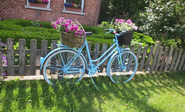 bike art garden flowers beautification front yard artfully garden decoration 1
