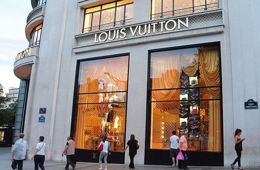 33 Best Luxurious Louis Vuitton Product for Women or Men