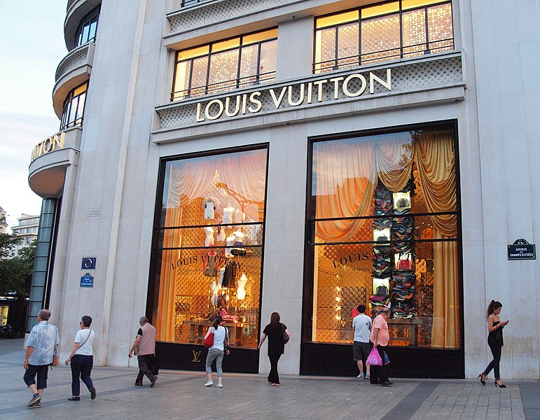 33 Best Luxurious Louis Vuitton Product for Women or Men