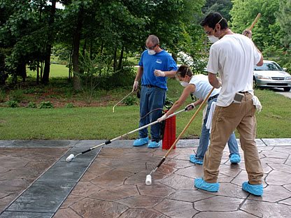 Applying a concrete sealer